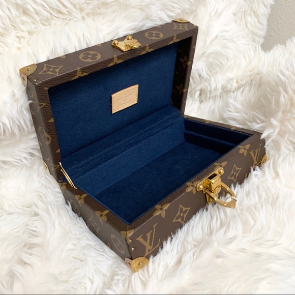 Louis Vuitton trunk case 💕 - Picture 5 of 8